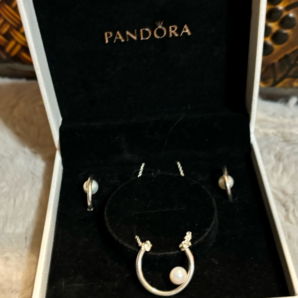 NWOT Pandora pearl and silver necklace and earrings
